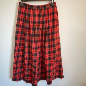Vintage Orvis soft flannel red navy green pleated skirt with pockets side button